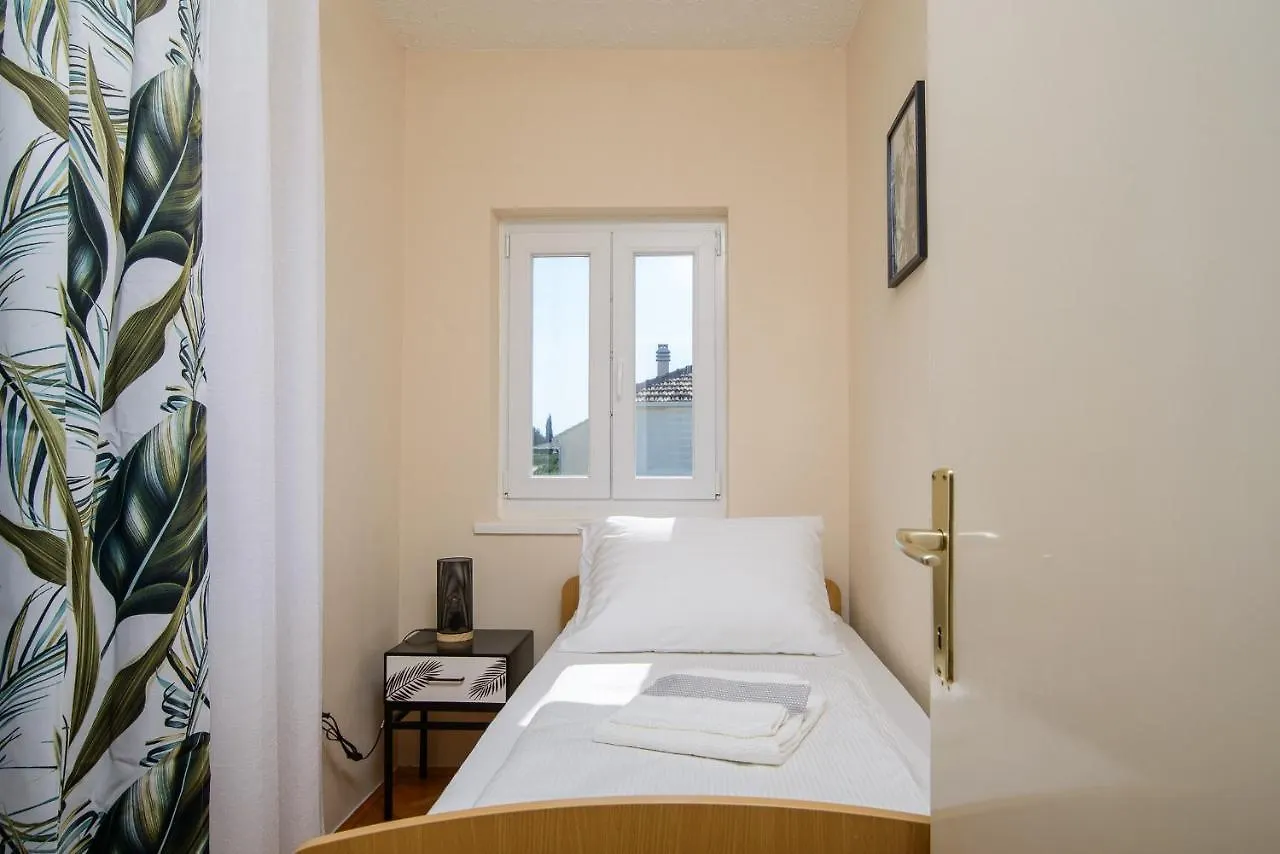 Apartment Choko Trogir 0*,